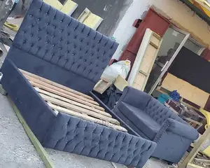 Kitanda KIZURI SANA Cha Sofa Bei Zuri Sana