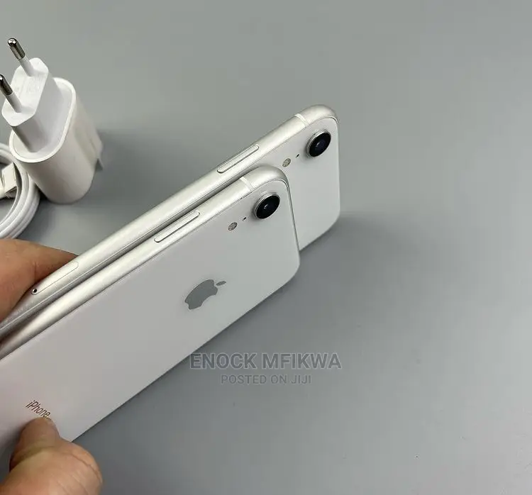 Apple iPhone XR 64 GB White