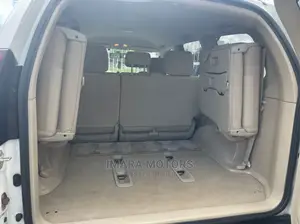 Toyota Land Cruiser 2005 White