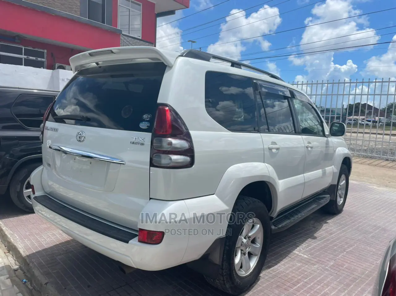 Toyota Land Cruiser 2005 White