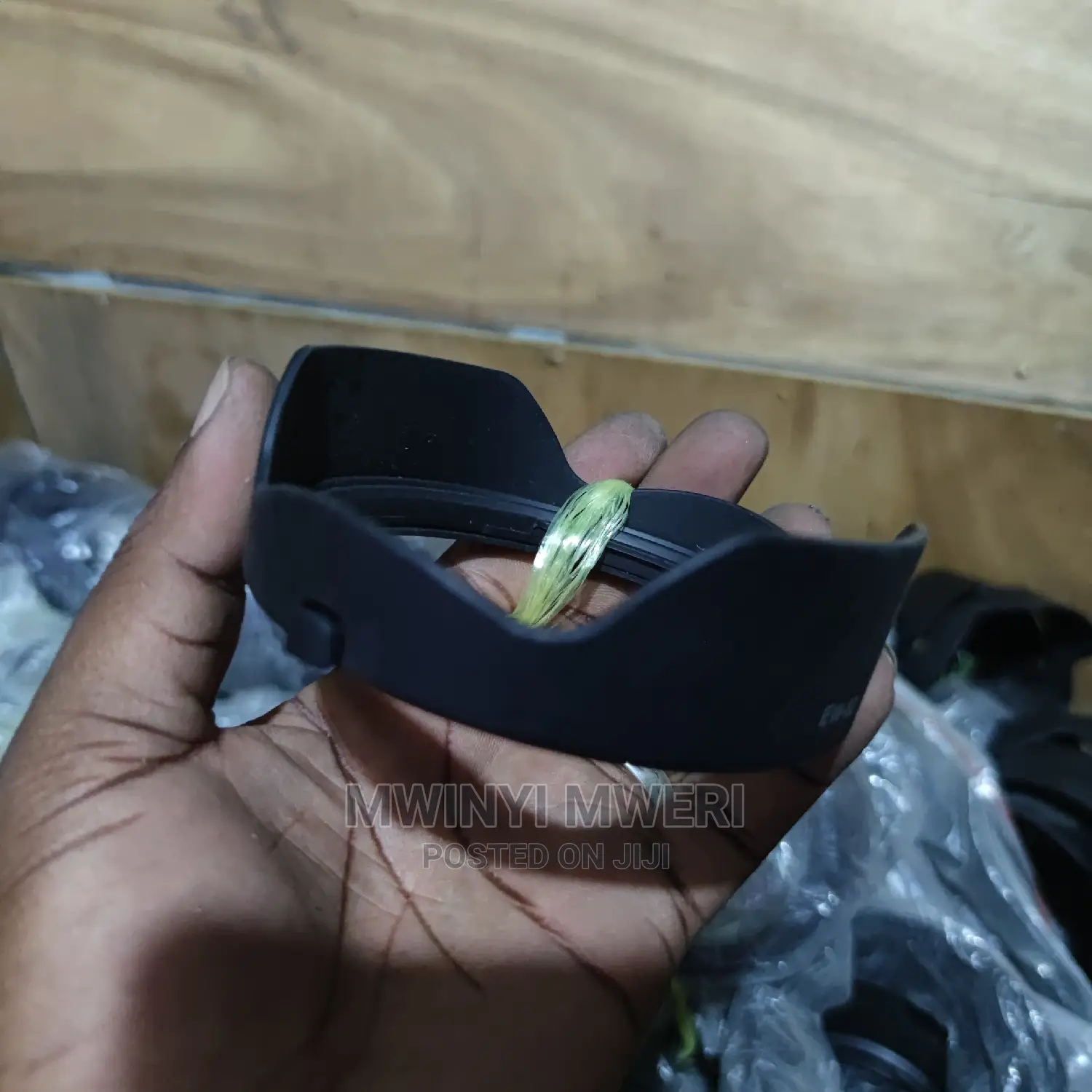 Canon EW-82 Lens Hood for EF 16-35mm F/4l IS USM Lens