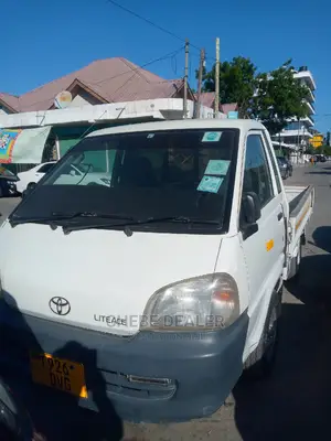 Toyota TownAce 2003 White