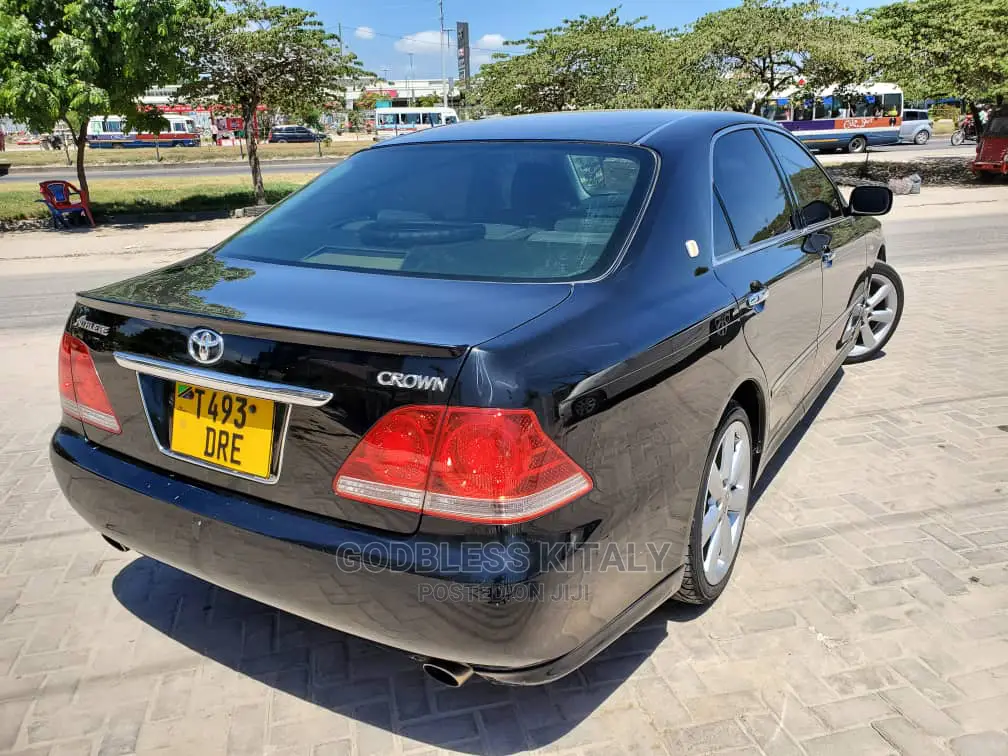 Toyota Crown 2004 Black