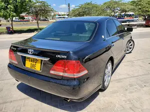 Toyota Crown 2004 Black
