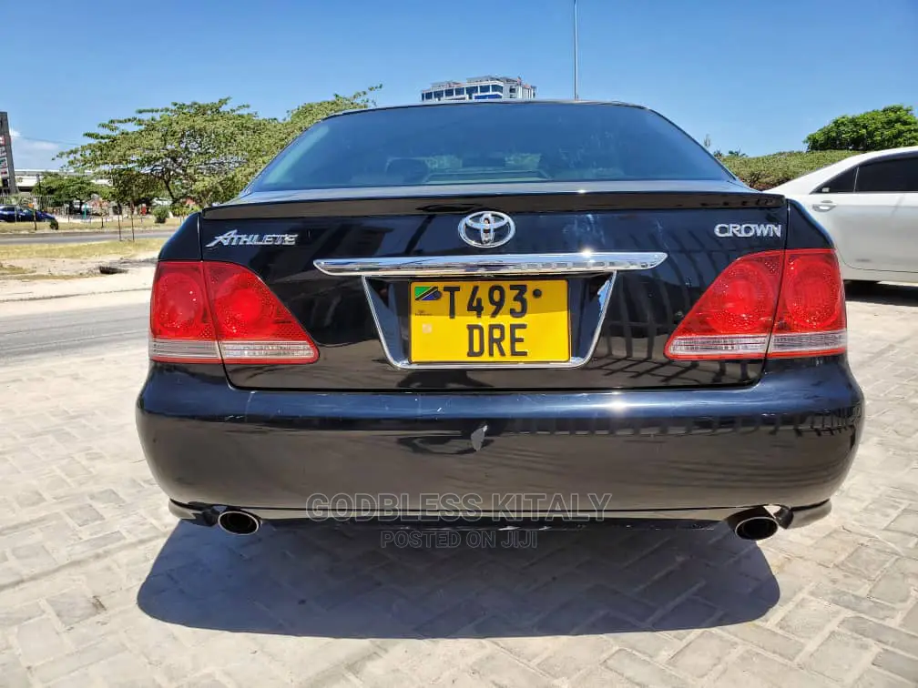 Toyota Crown 2004 Black