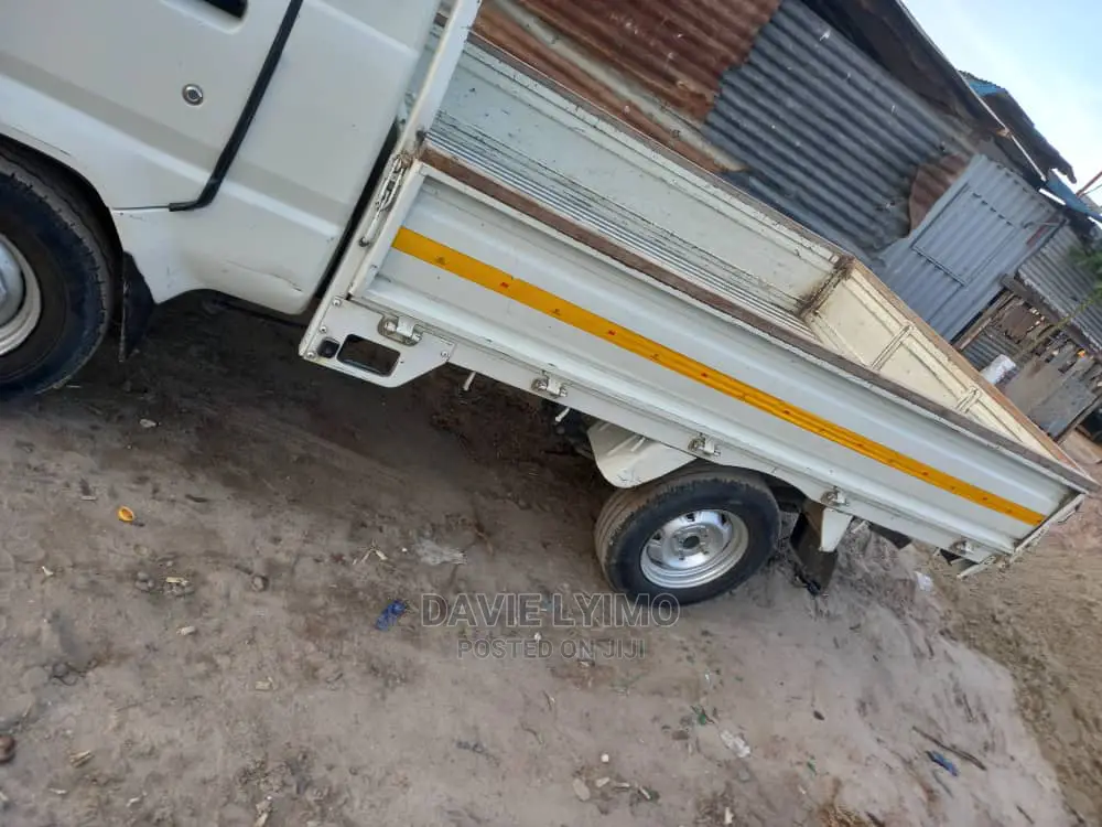 Toyota Lite-ace 2004 White