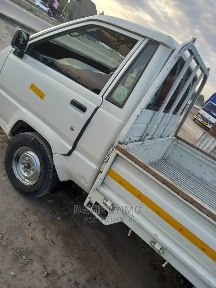 Toyota Lite-ace 2004 White
