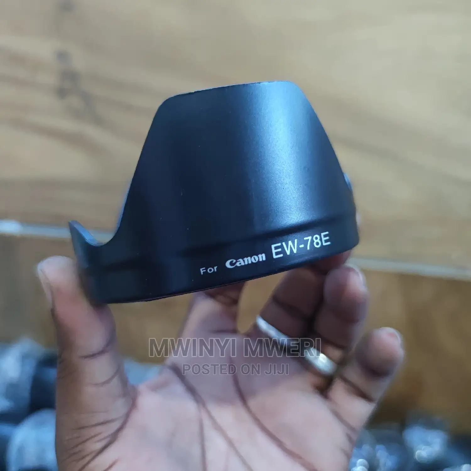 EW-78E Lens Hood for the Canon EF-S 15-85mm F/3.5-5.6 IS USM