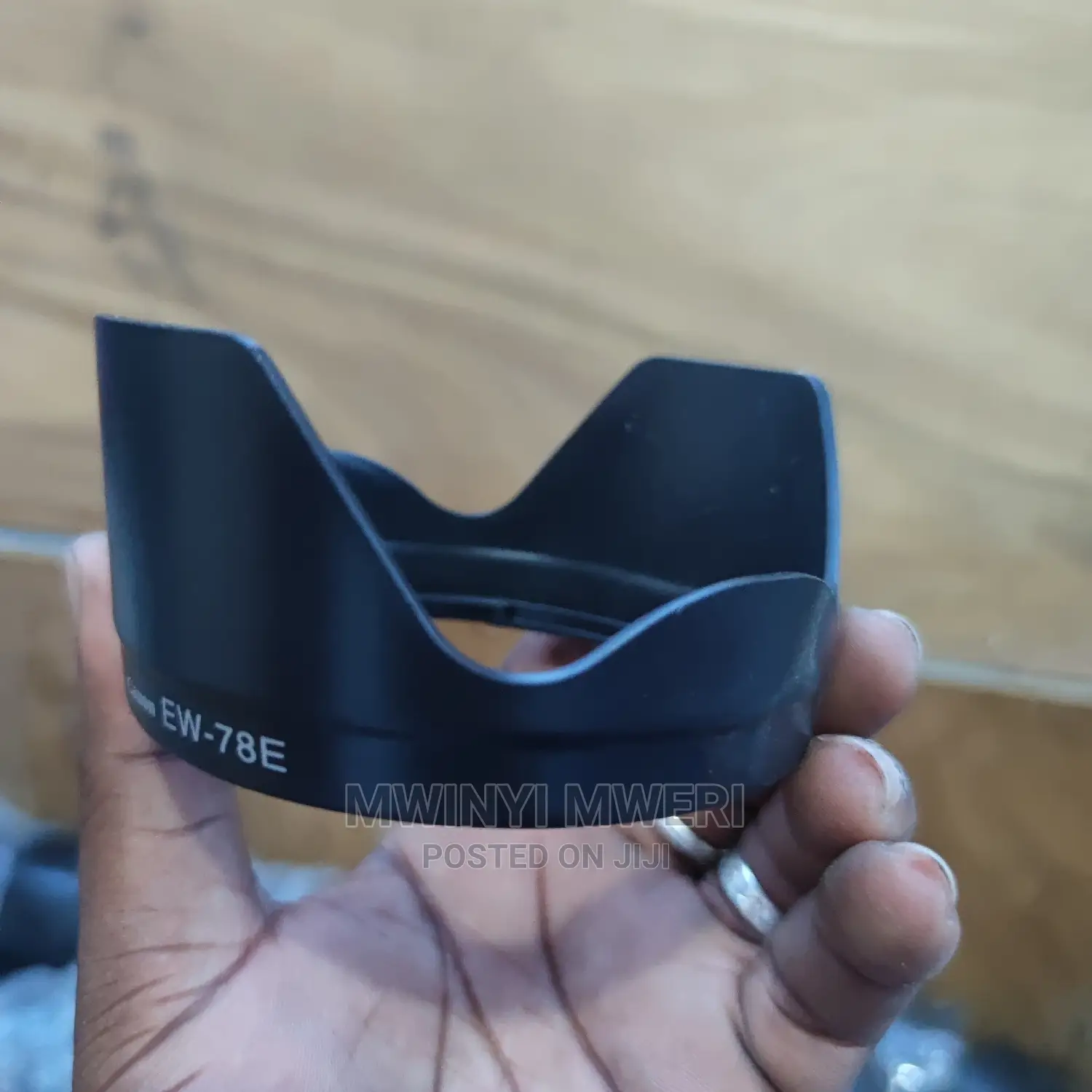EW-78E Lens Hood for the Canon EF-S 15-85mm F/3.5-5.6 IS USM