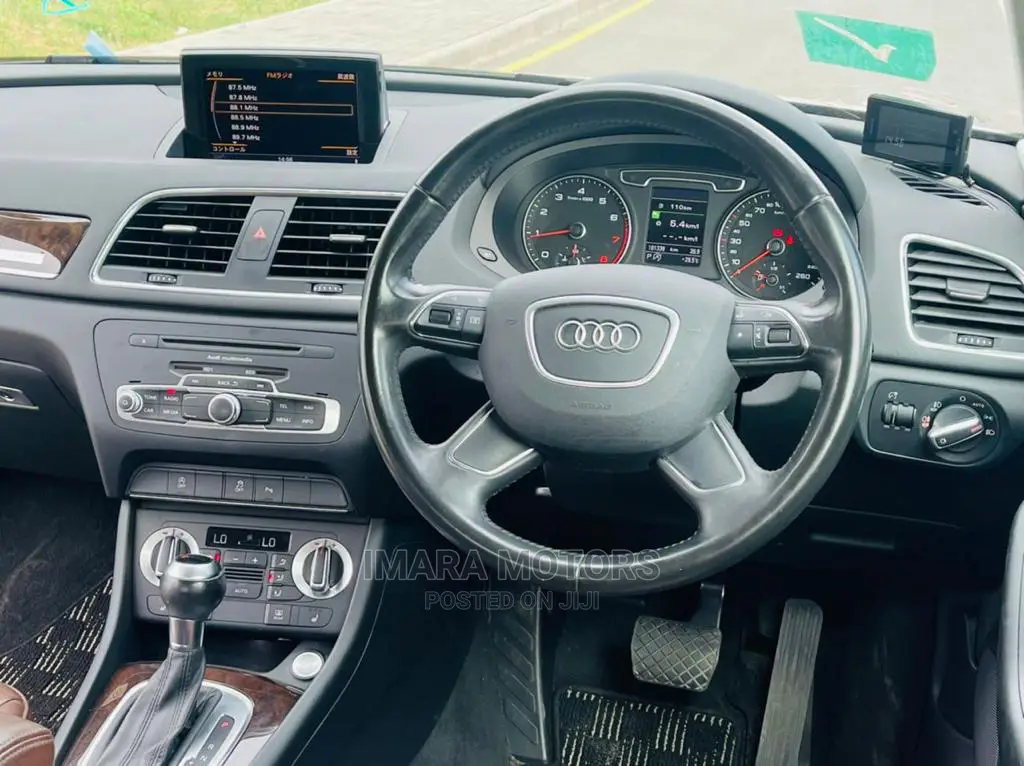 Audi Q3 2012 Silver