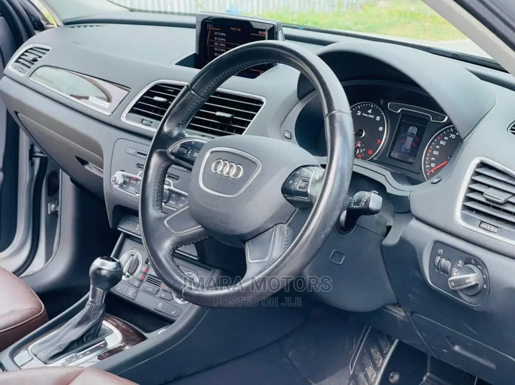 Audi Q3 2012 Silver