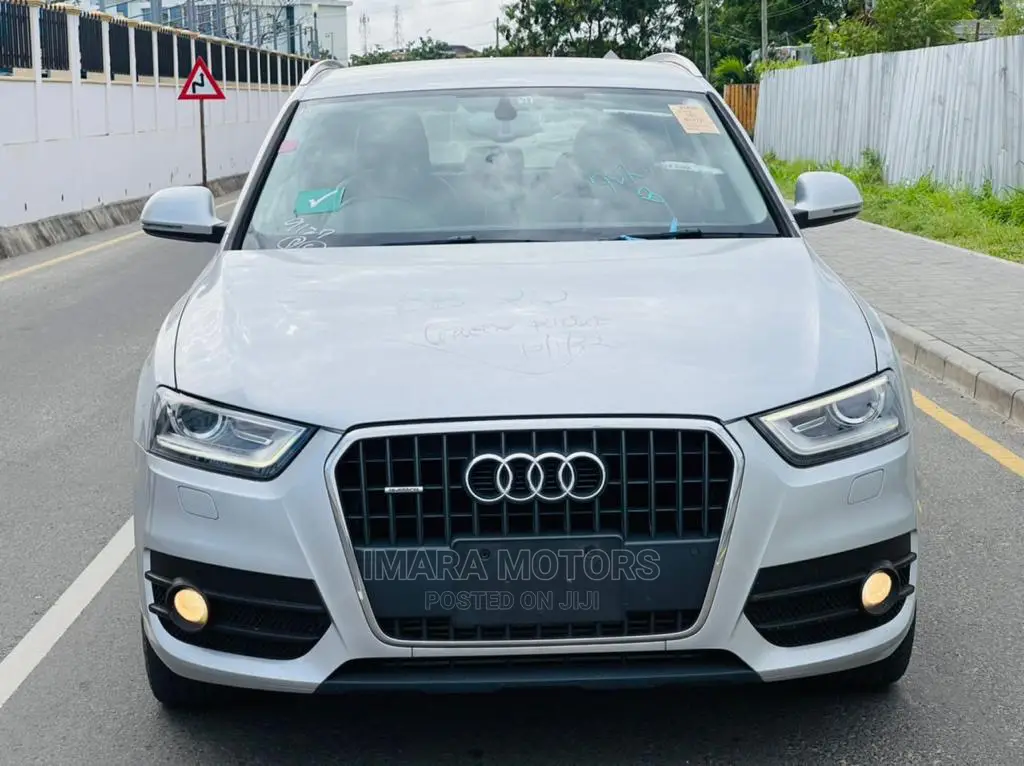 Audi Q3 2012 Silver