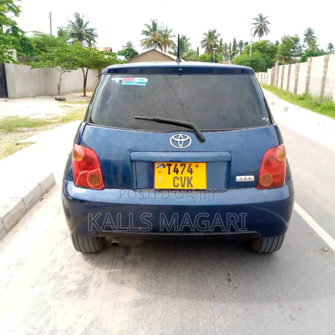 Toyota IST 2004 Blue