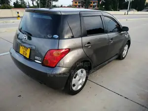 Toyota IST 2005 Gray