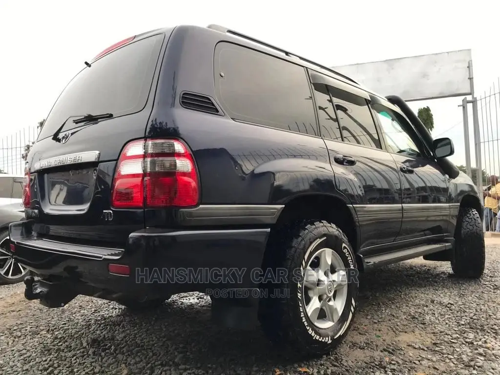 Toyota Land Cruiser 2004 Blue