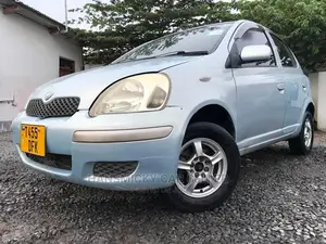 Toyota Vitz 2004 Blue