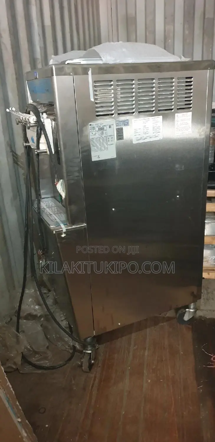 Ice Cream Maker Machine