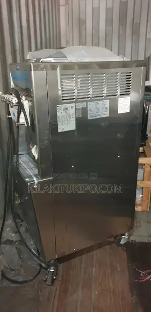 Ice Cream Maker Machine