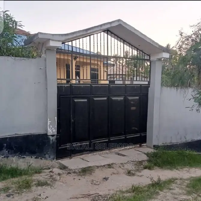 3bdrm Bungalow in Kimara Temboni for Rent