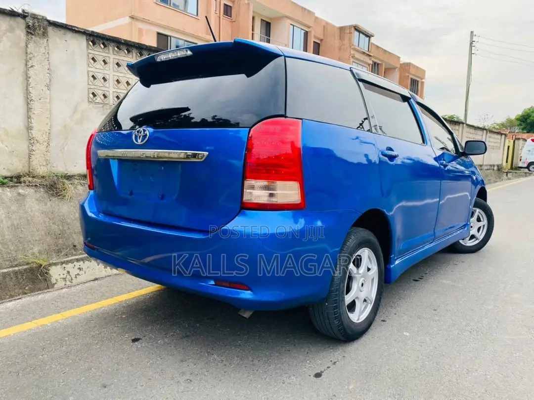 Toyota Wish 2004 Blue
