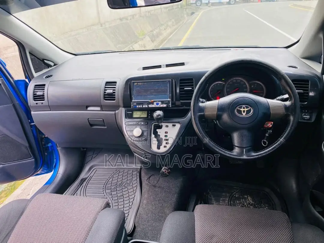 Toyota Wish 2004 Blue