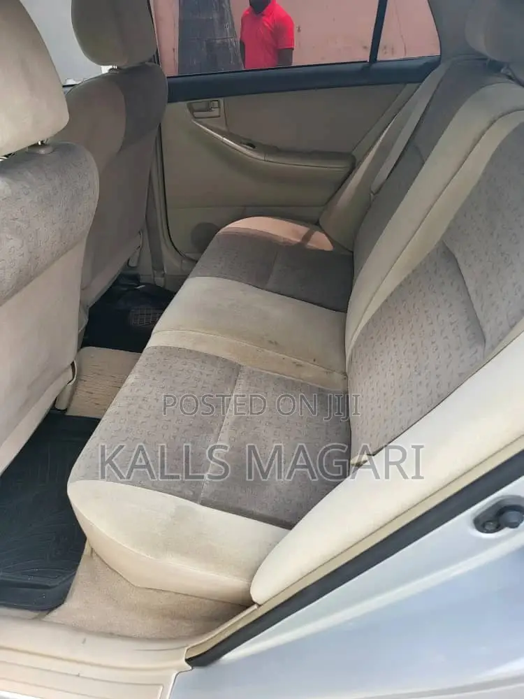 Toyota Corolla RunX 2004 Silver