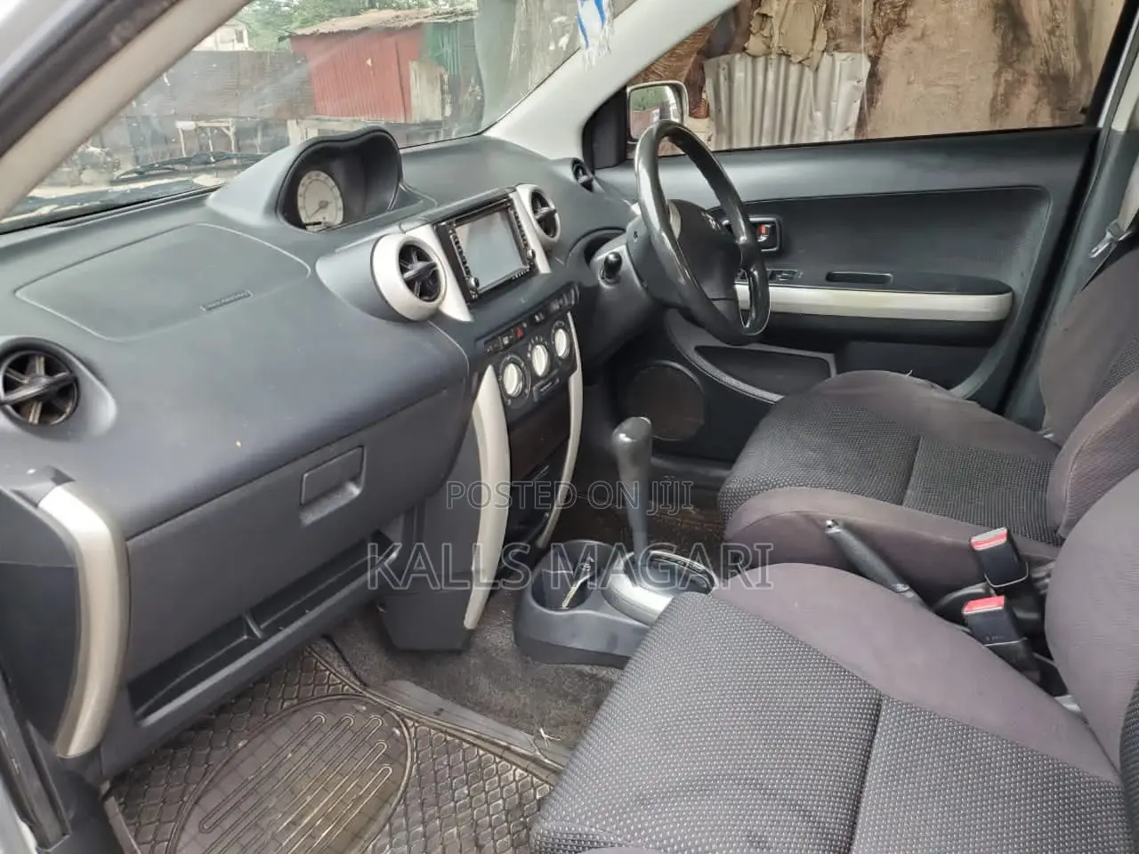 Toyota IST 2002 Silver