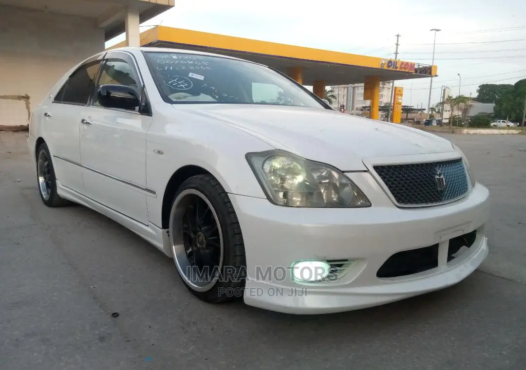 Toyota Crown 2004 White