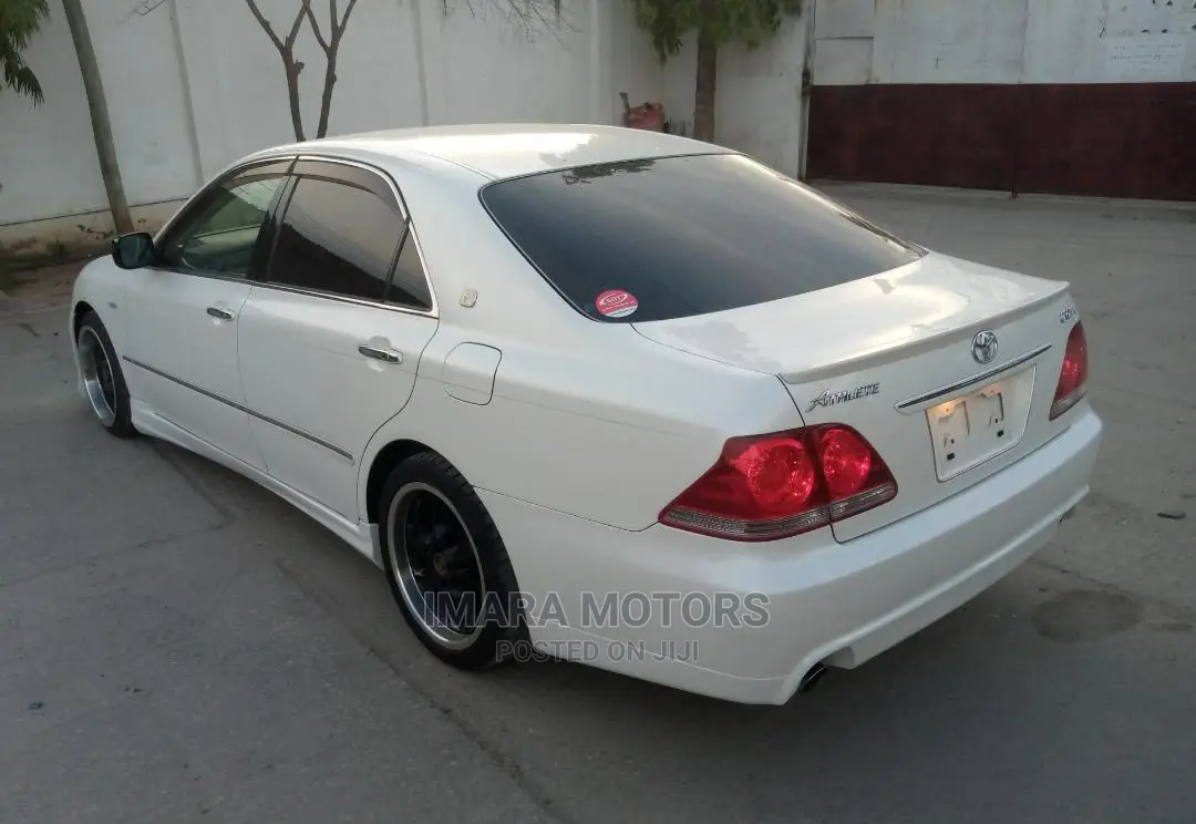 Toyota Crown 2004 White