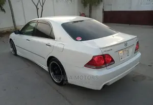 Toyota Crown 2004 White