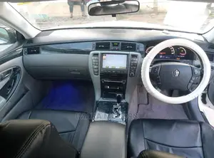 Toyota Crown 2004 White