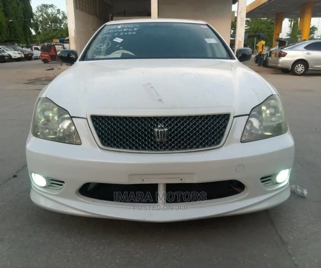 Toyota Crown 2004 White