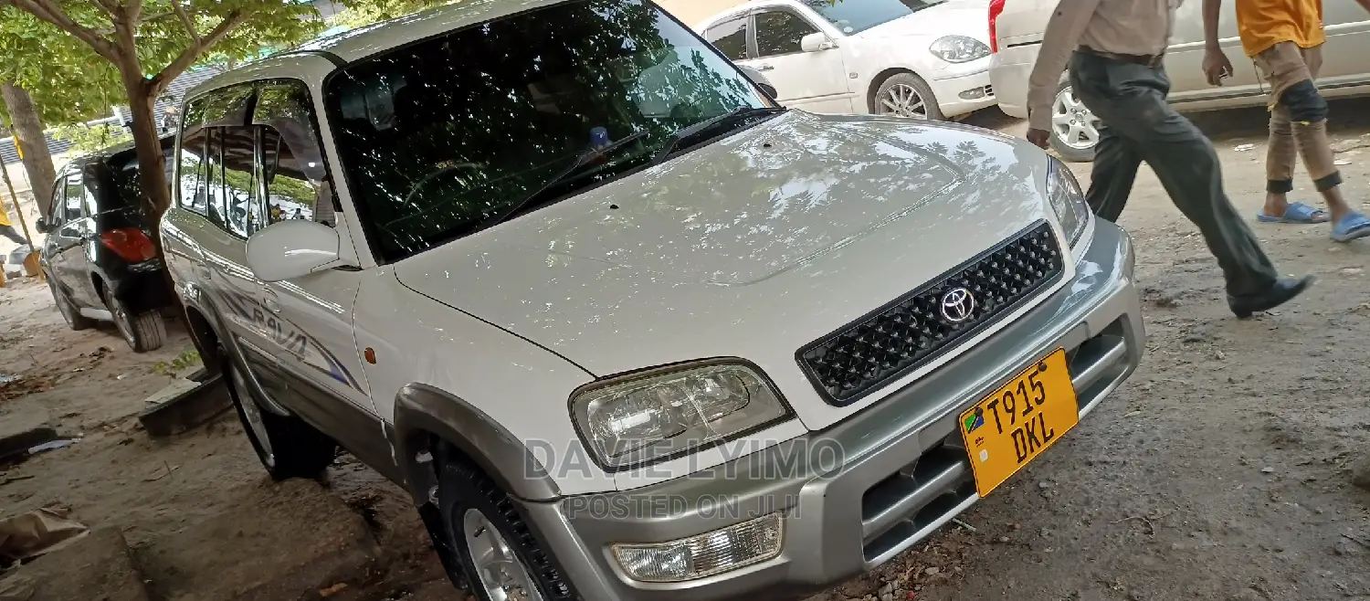 Toyota RAV4 1999 Pearl