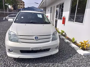 Toyota IST 2002 Pearl