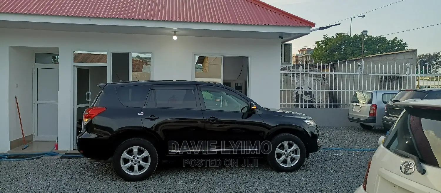 Toyota Vanguard 2010 Black
