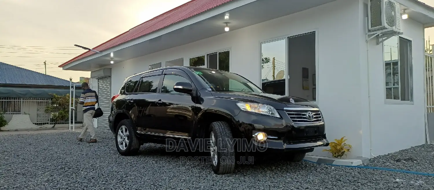 Toyota Vanguard 2010 Black