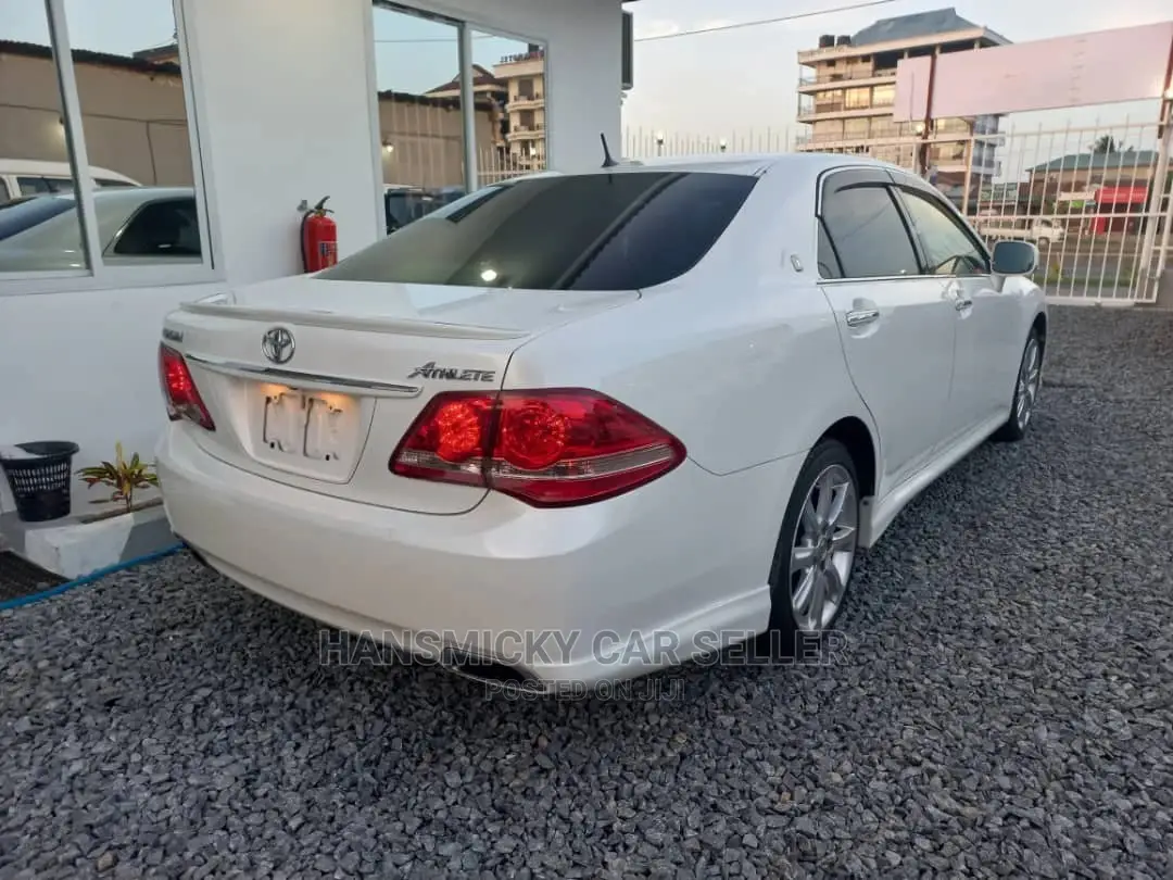 Toyota Crown 2008 White