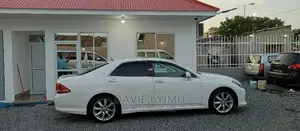 Toyota Crown 2009 White