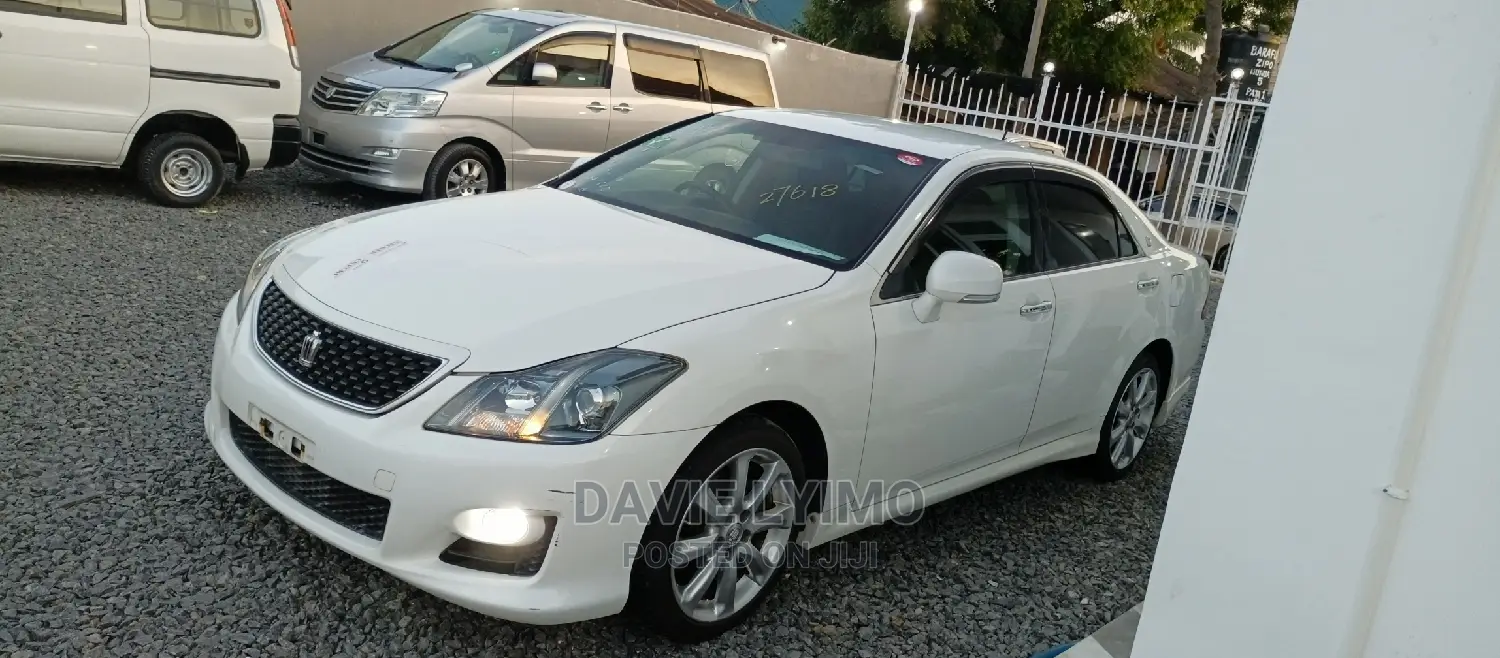 Toyota Crown 2009 White