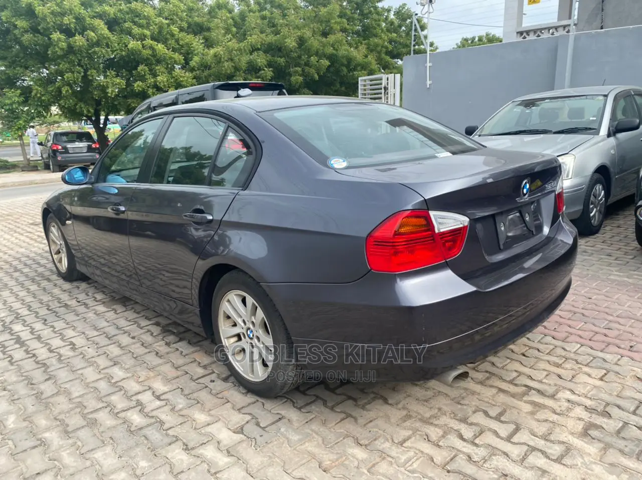 BMW 320i 2005 Black