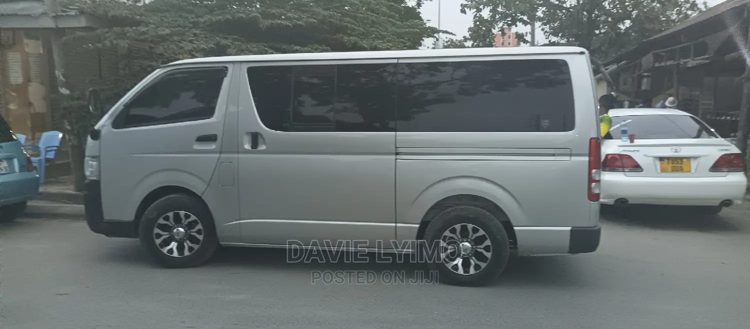 Toyota Hiace 2004 Silver