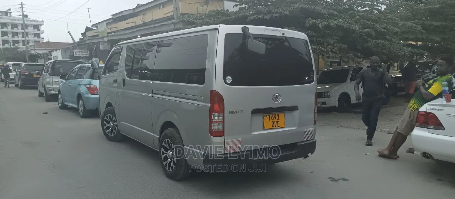 Toyota Hiace 2004 Silver