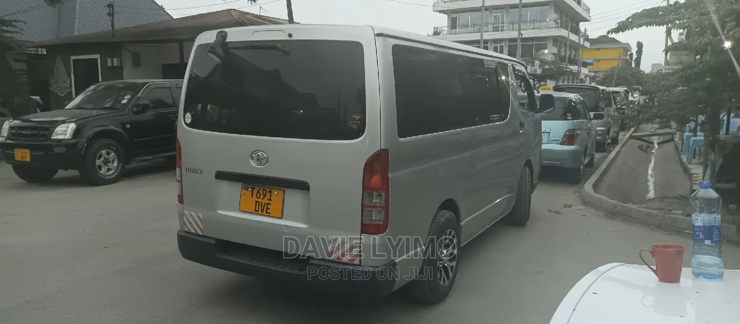Toyota Hiace 2004 Silver