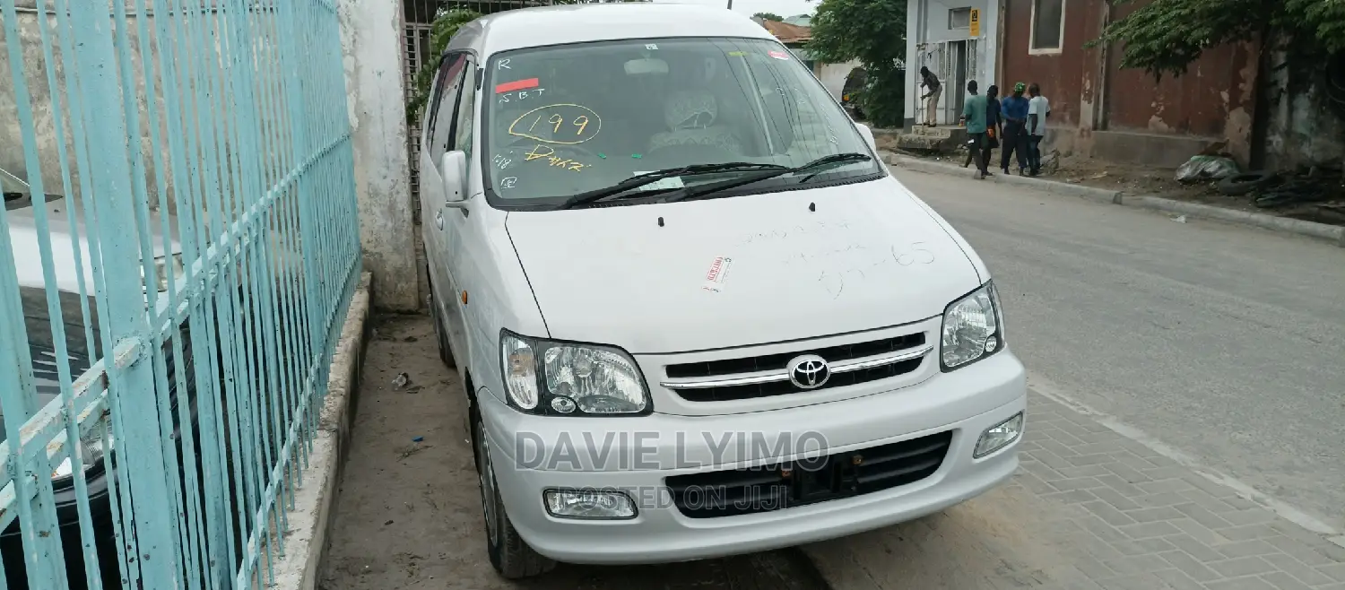 Toyota Lite-Ace 1999 Pearl