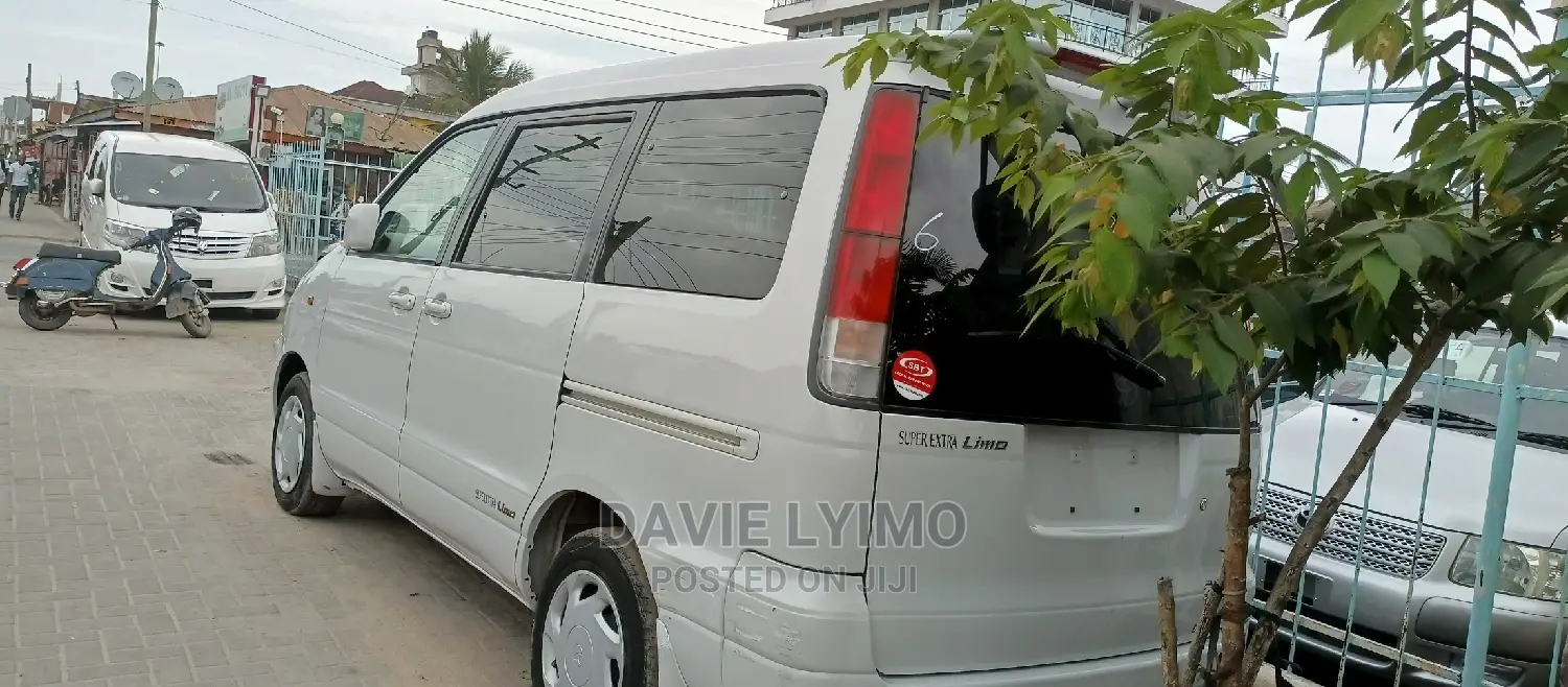 Toyota Lite-Ace 1999 Pearl