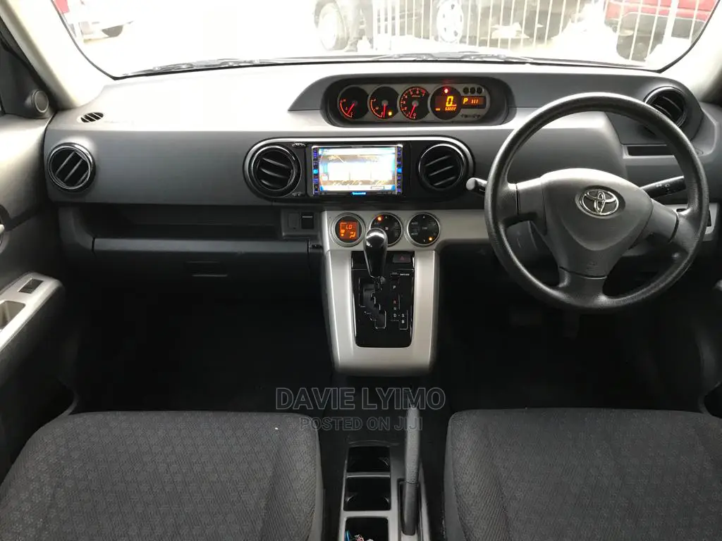 Toyota Corolla Rumion 2008 Beige