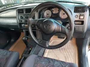 Toyota RAV4 1999 Silver