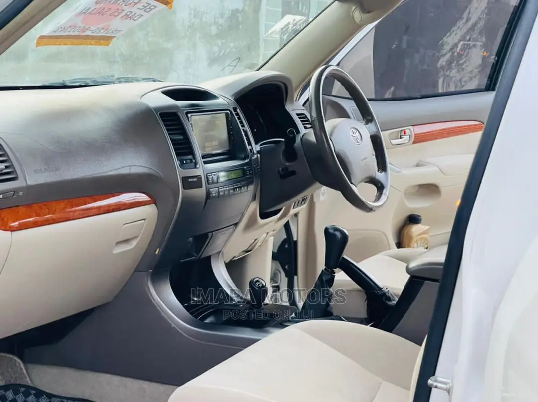 Toyota Land Cruiser Prado 2005 White
