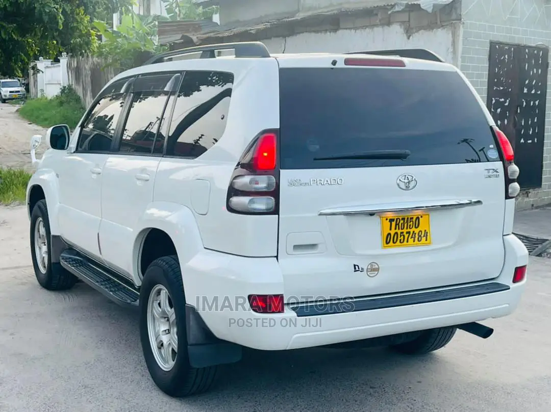 Toyota Land Cruiser Prado 2005 White