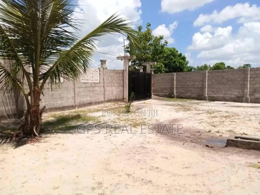 3bdrm House in Safari Mansa, Ilala for Sale